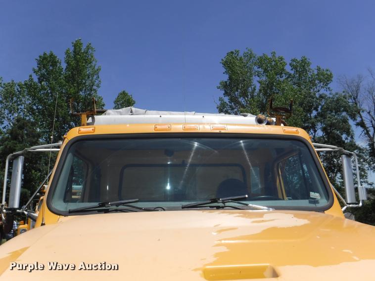 image for item DA1597 2000 International 4900 dump truck