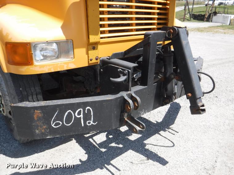 image for item DA1597 2000 International 4900 dump truck