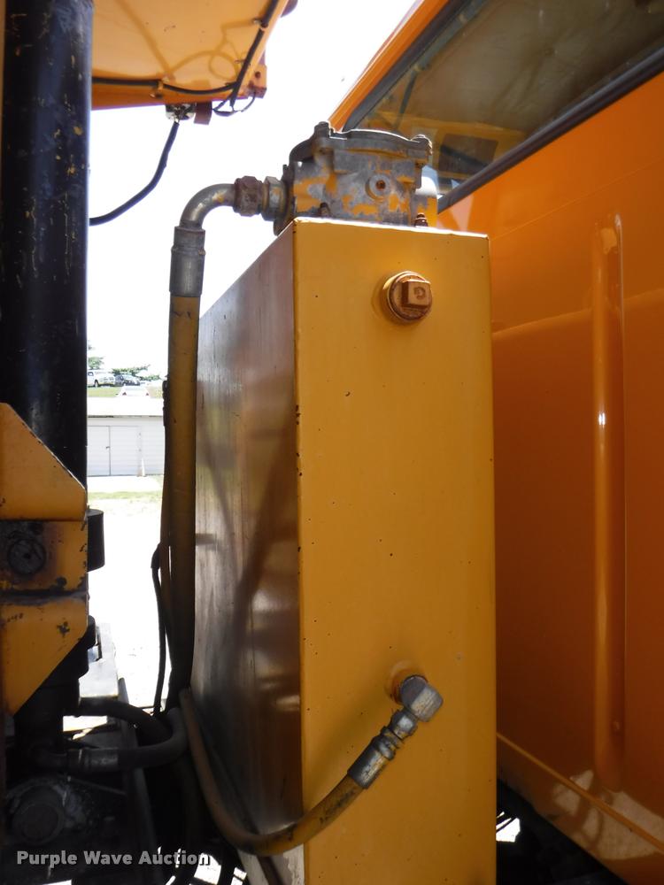 image for item DA1597 2000 International 4900 dump truck