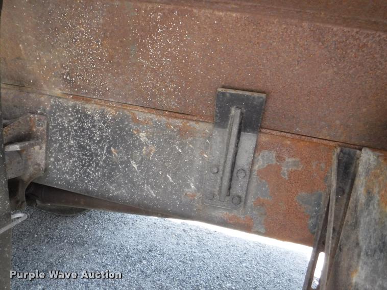 image for item DA1597 2000 International 4900 dump truck