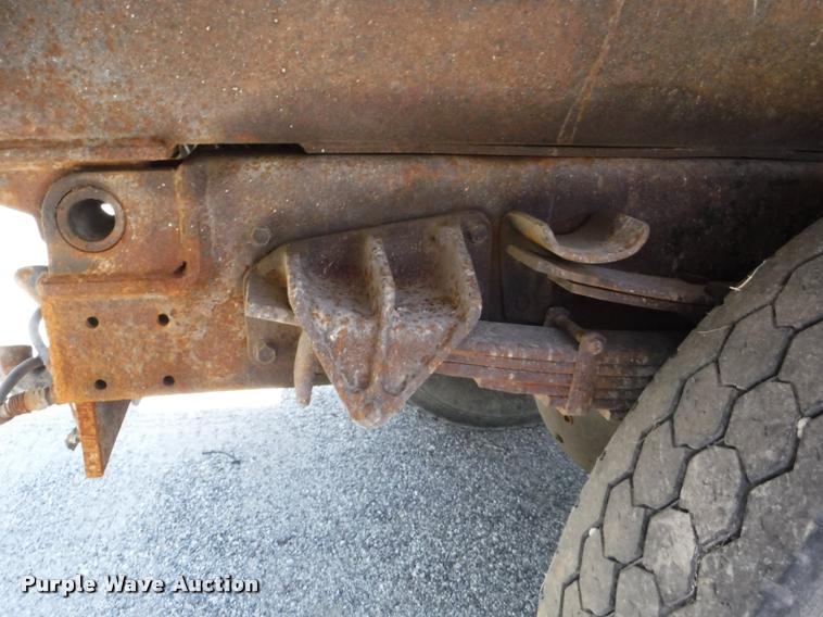 image for item DA1597 2000 International 4900 dump truck