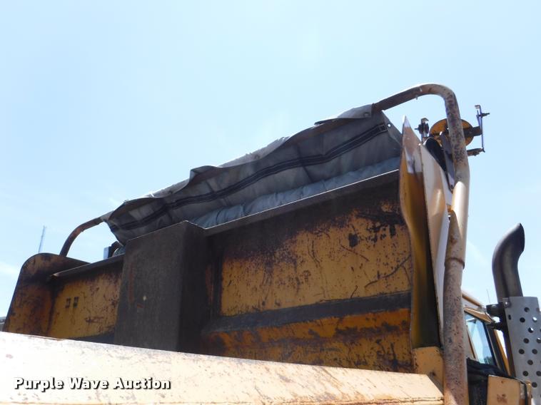 image for item DA1597 2000 International 4900 dump truck