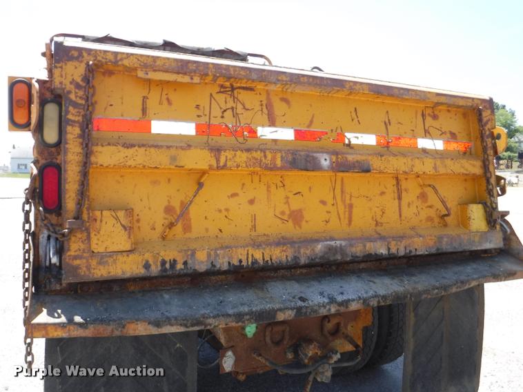 image for item DA1597 2000 International 4900 dump truck