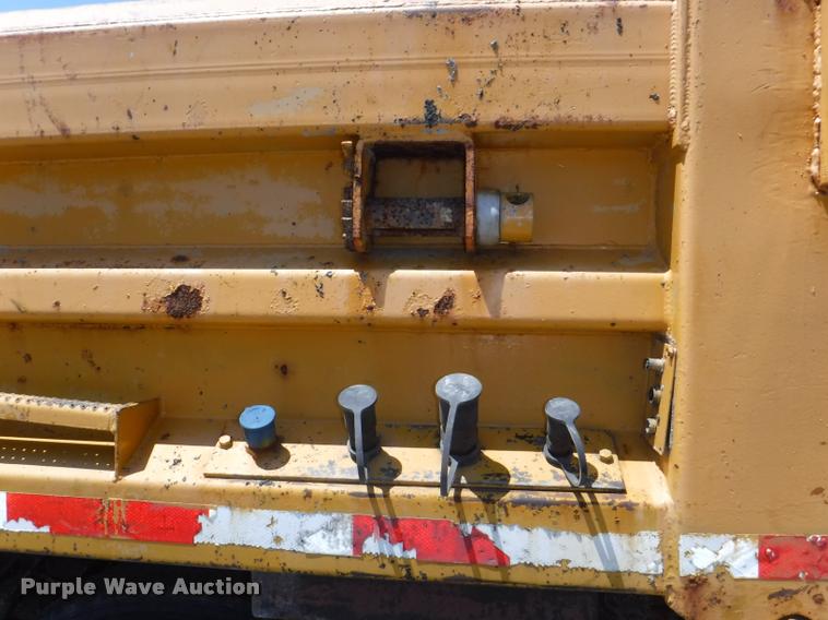 image for item DA1597 2000 International 4900 dump truck