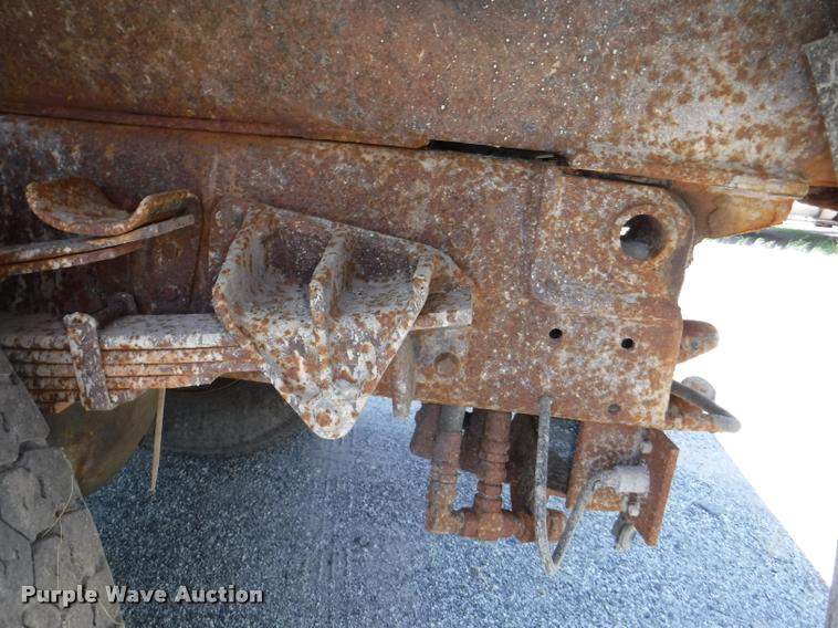 image for item DA1597 2000 International 4900 dump truck