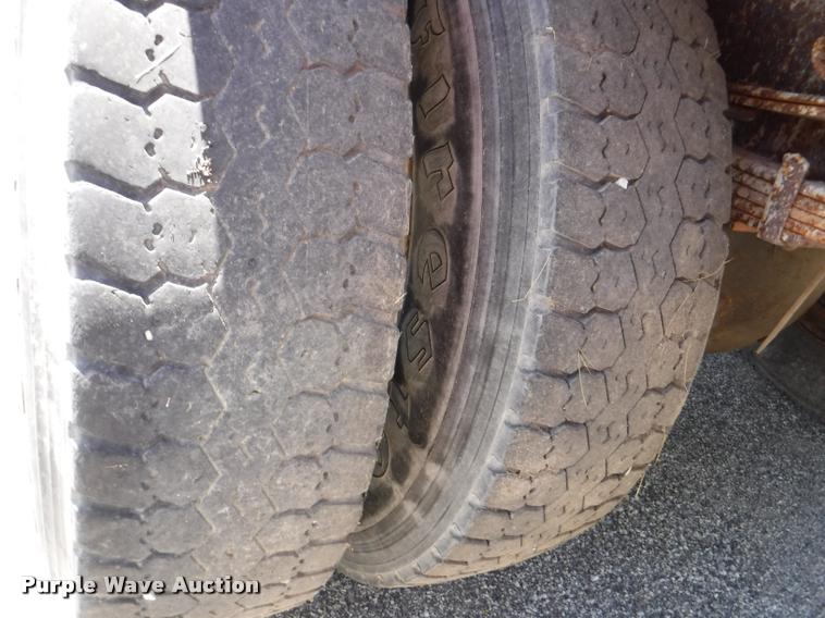 image for item DA1597 2000 International 4900 dump truck