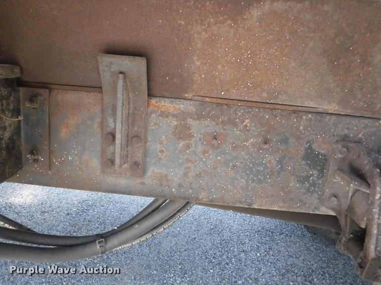 image for item DA1597 2000 International 4900 dump truck