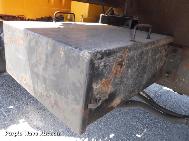 image for item DA1597 2000 International 4900 dump truck