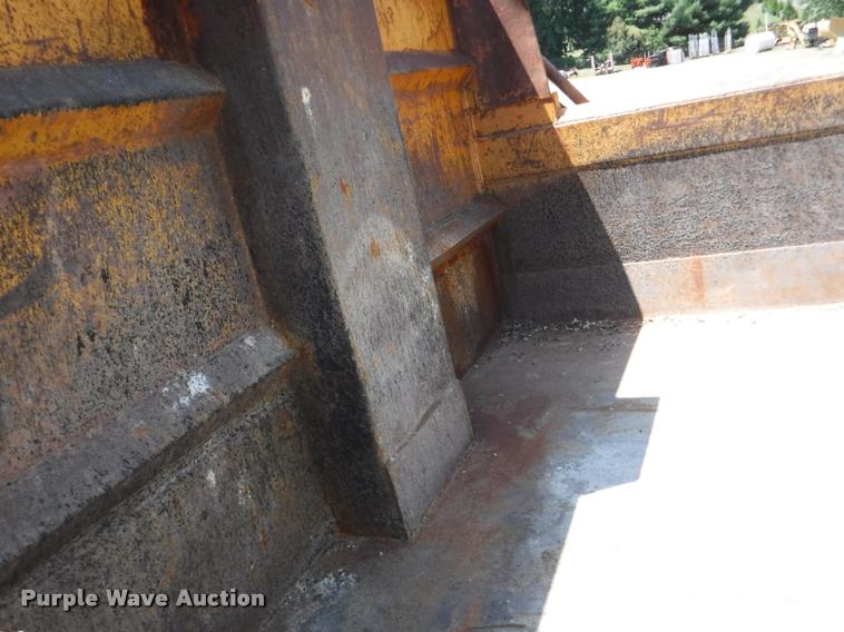 image for item DA1597 2000 International 4900 dump truck