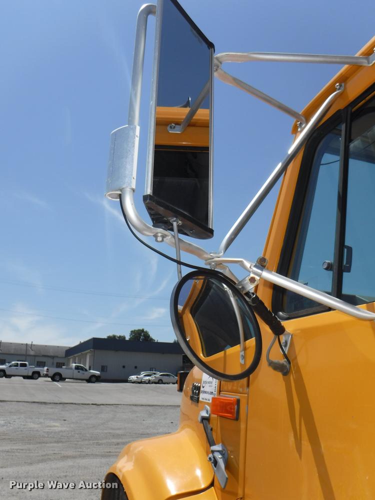 image for item DA1597 2000 International 4900 dump truck