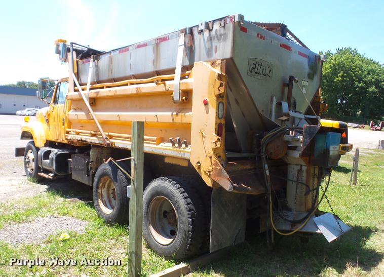 image for item DA1598 2002 International 2554 dump truck