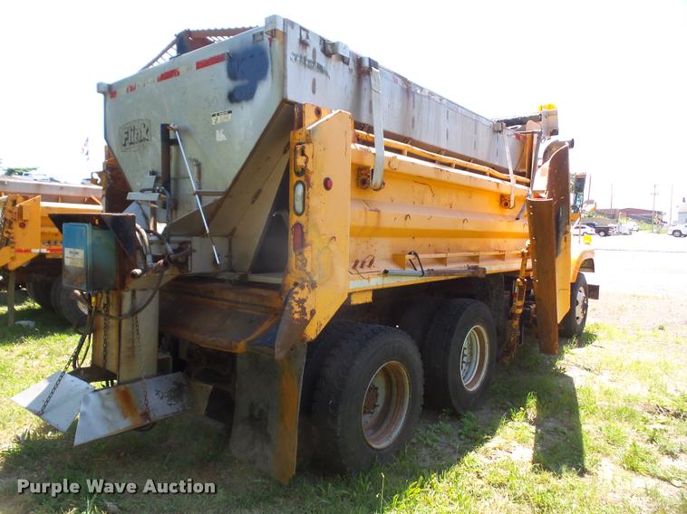 image for item DA1598 2002 International 2554 dump truck