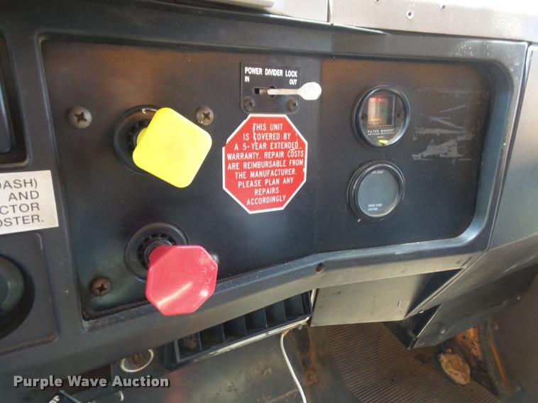 image for item DA1598 2002 International 2554 dump truck