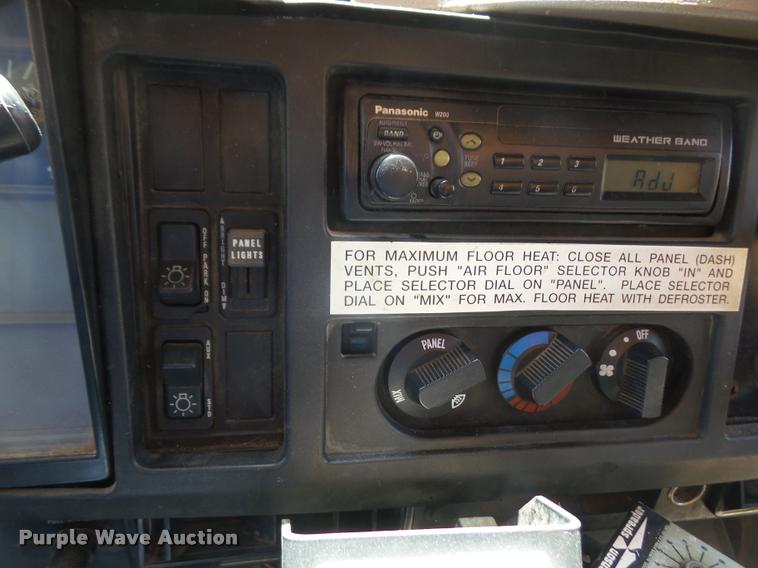 image for item DA1598 2002 International 2554 dump truck