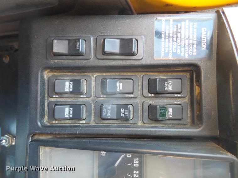 image for item DA1598 2002 International 2554 dump truck