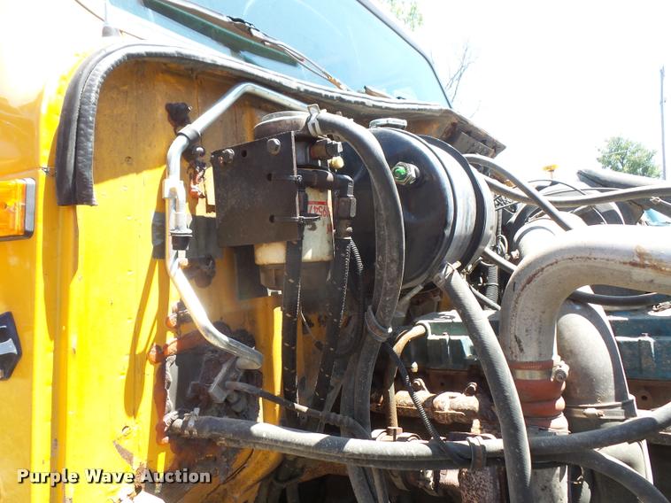 image for item DA1598 2002 International 2554 dump truck