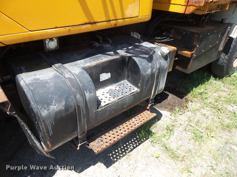 image for item DA1598 2002 International 2554 dump truck