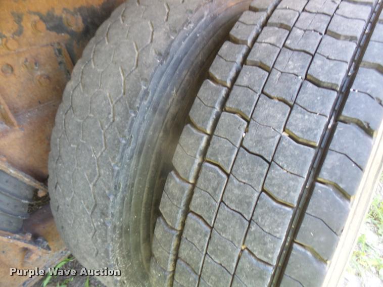 image for item DA1598 2002 International 2554 dump truck