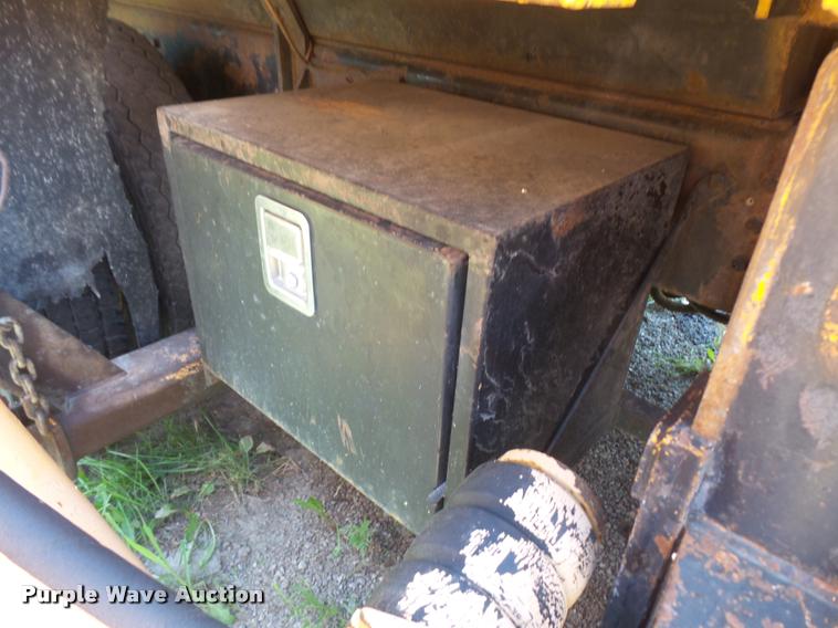 image for item DA1598 2002 International 2554 dump truck