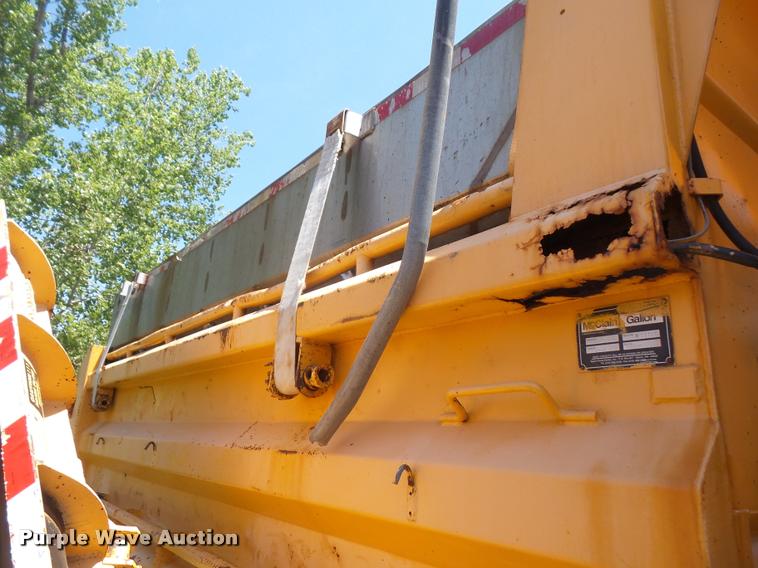 image for item DA1598 2002 International 2554 dump truck