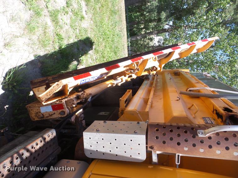 image for item DA1598 2002 International 2554 dump truck