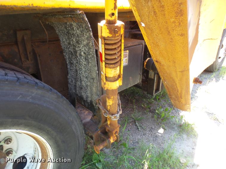 image for item DA1598 2002 International 2554 dump truck