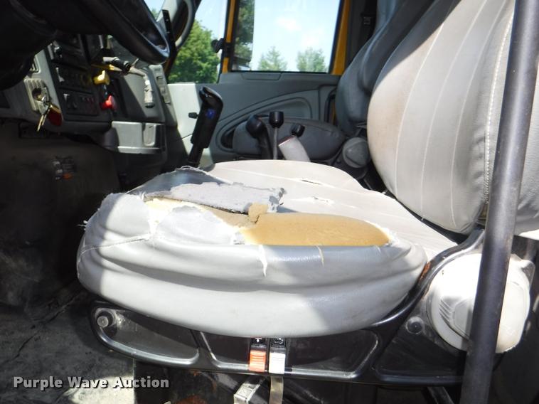 image for item DA1599 2006 International 7500 dump truck