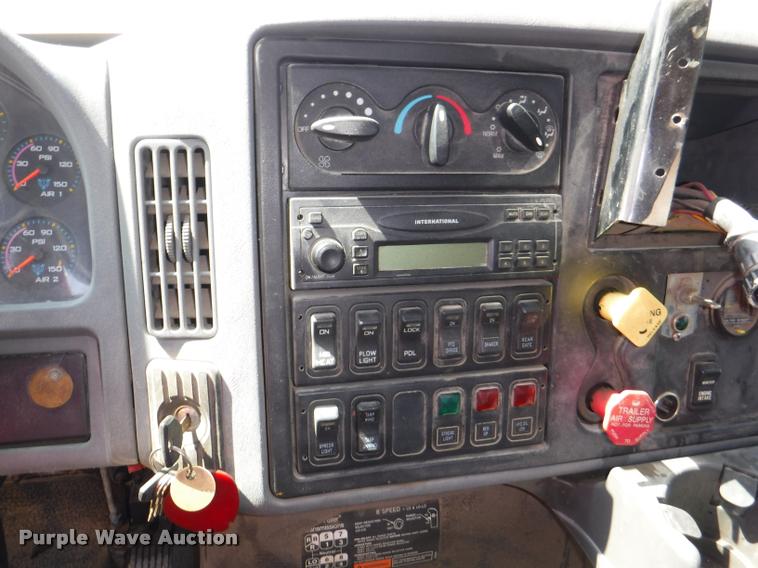 image for item DA1599 2006 International 7500 dump truck