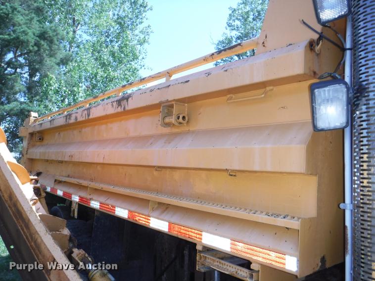 image for item DA1599 2006 International 7500 dump truck