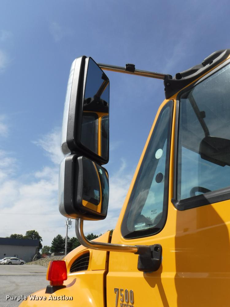 image for item DA1599 2006 International 7500 dump truck