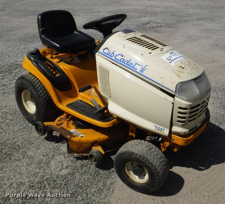 image for item DA1611 Cub Cadet 1527 lawn mower