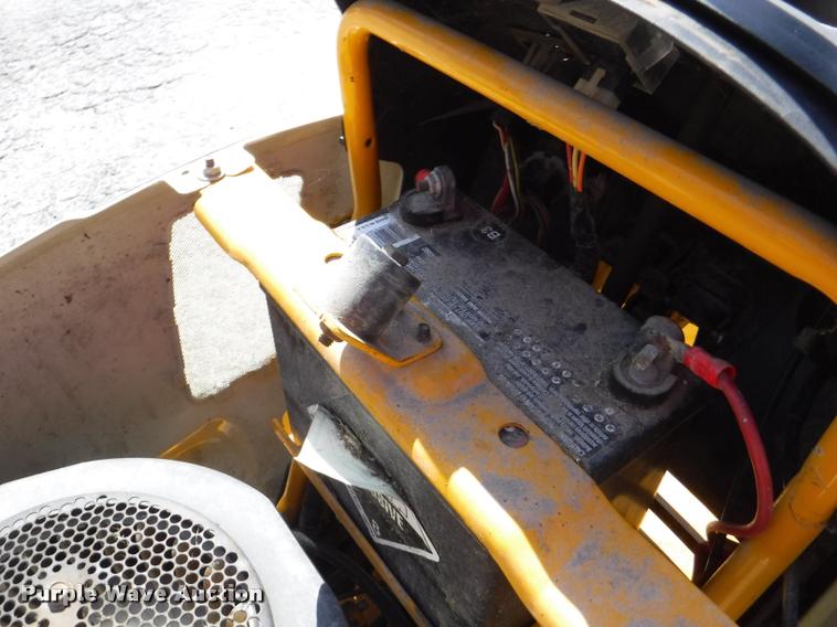 image for item DA1611 Cub Cadet 1527 lawn mower