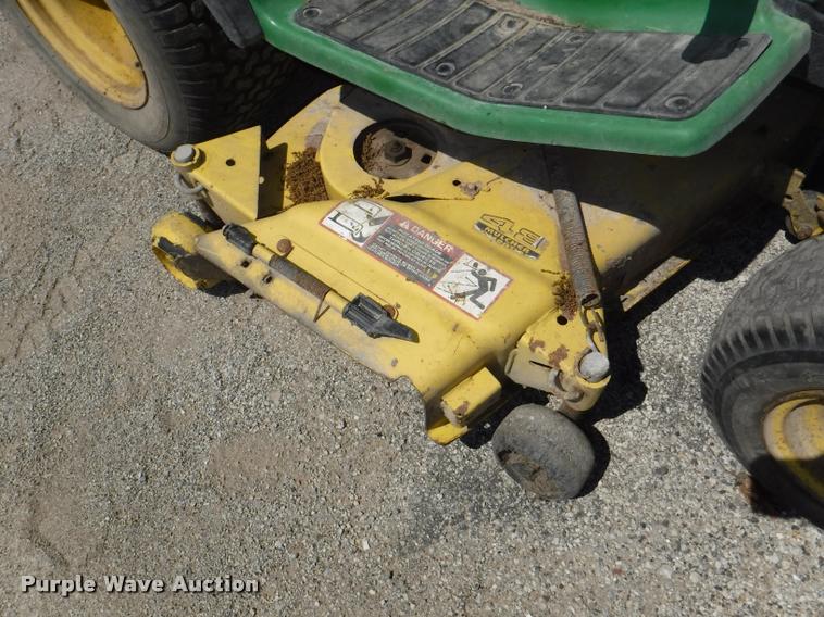 image for item DA1613 John Deere GT262 lawn mower