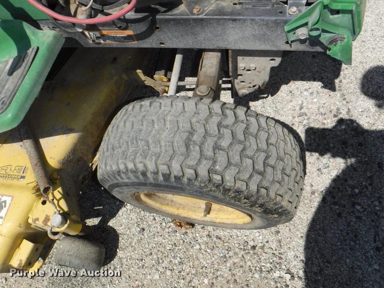image for item DA1613 John Deere GT262 lawn mower