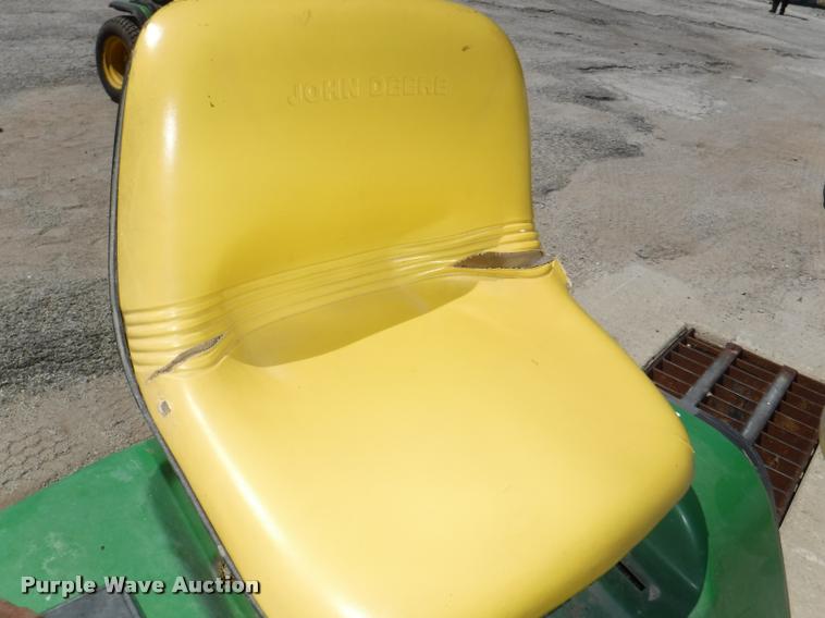 image for item DA1613 John Deere GT262 lawn mower