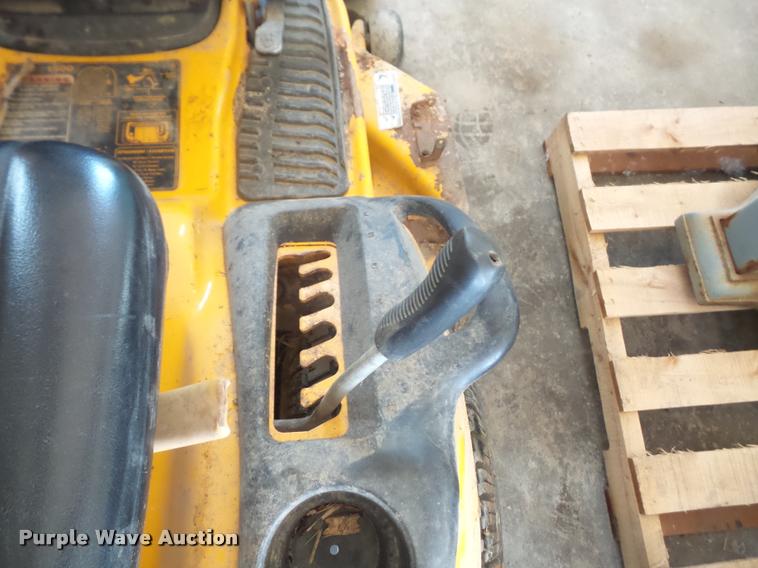 image for item DA1615 Cub Cadet 1527 lawn mower