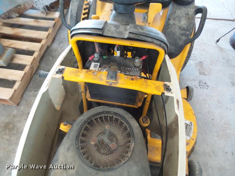 image for item DA1615 Cub Cadet 1527 lawn mower