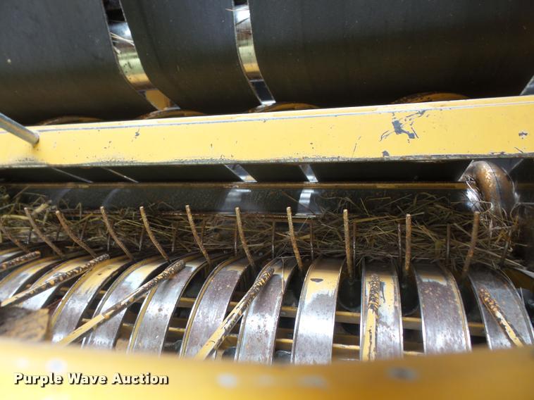 image for item DA1630 2004 Vermeer 555XL round baler