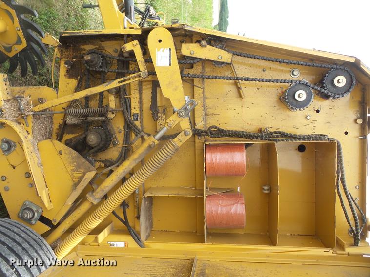 image for item DA1630 2004 Vermeer 555XL round baler