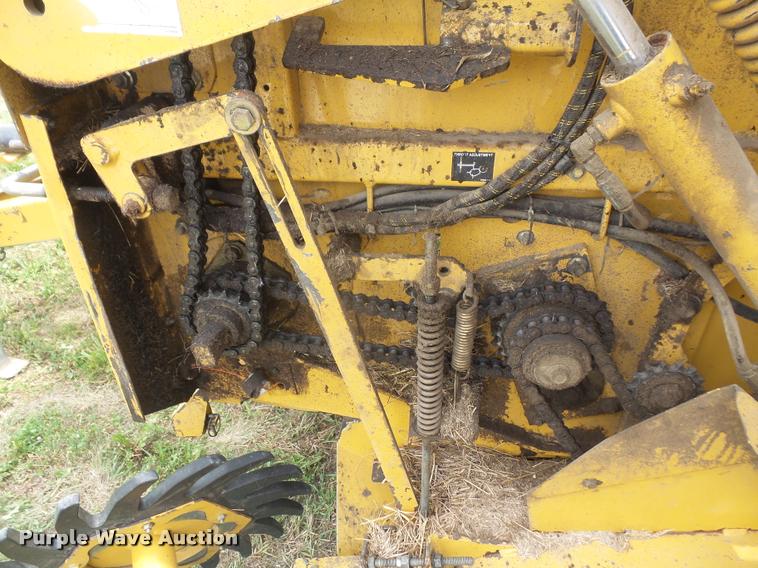 image for item DA1630 2004 Vermeer 555XL round baler