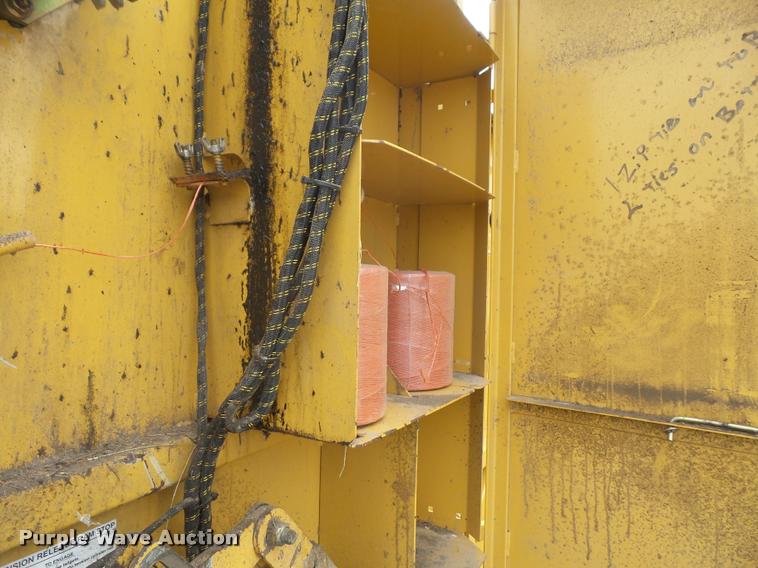 2004 Vermeer 555XL round baler in Lansing, KS | Item DA1630 sold