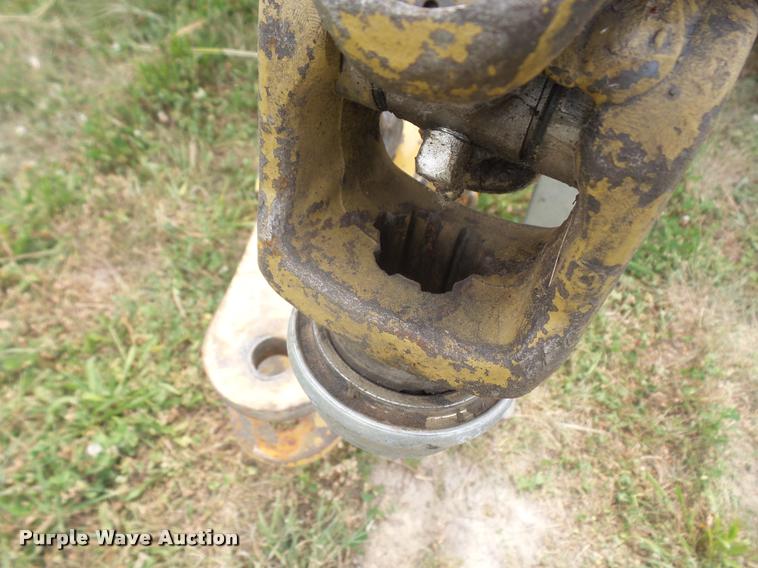 image for item DA1630 2004 Vermeer 555XL round baler