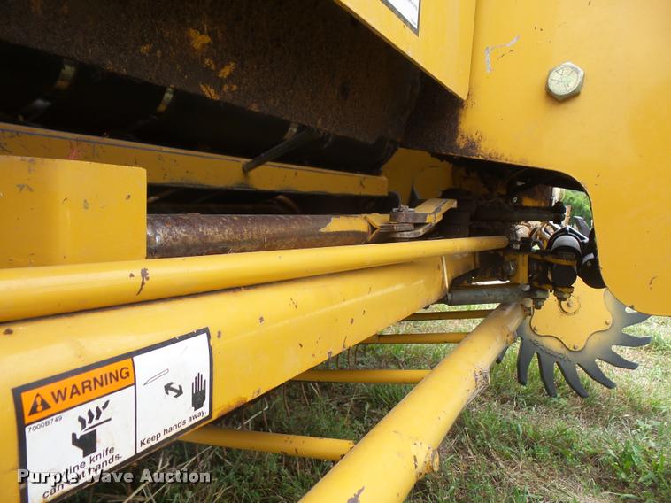 image for item DA1630 2004 Vermeer 555XL round baler