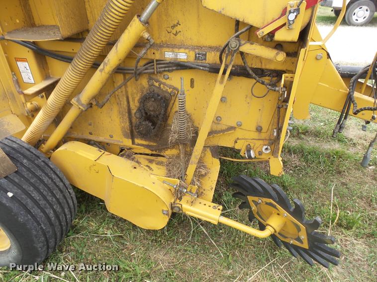 image for item DA1630 2004 Vermeer 555XL round baler