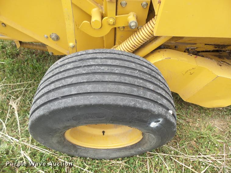 image for item DA1630 2004 Vermeer 555XL round baler