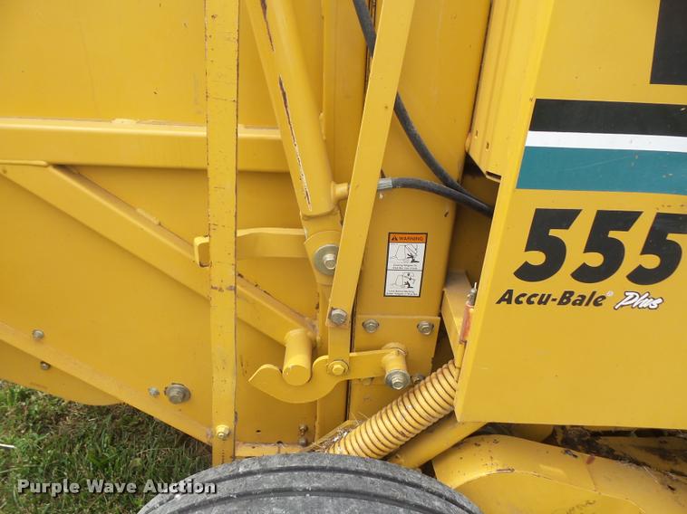 image for item DA1630 2004 Vermeer 555XL round baler
