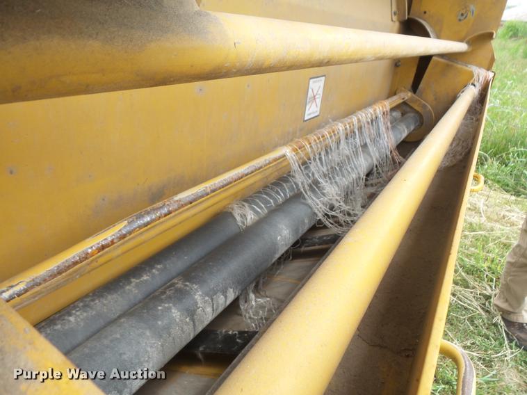 image for item DA1630 2004 Vermeer 555XL round baler