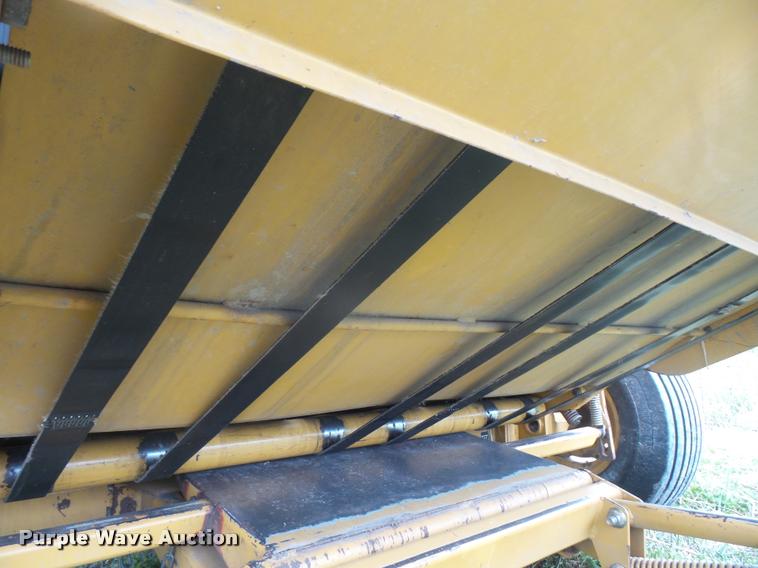 image for item DA1630 2004 Vermeer 555XL round baler