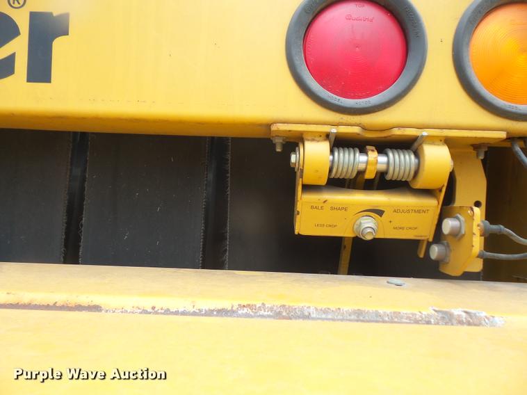 image for item DA1630 2004 Vermeer 555XL round baler