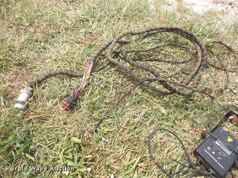 image for item DA1630 2004 Vermeer 555XL round baler